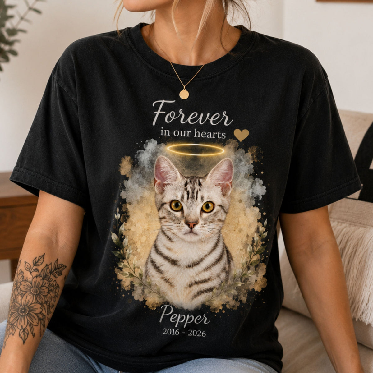 Custom Pet Memorial Shirt – Watercolor Portrait & Name.